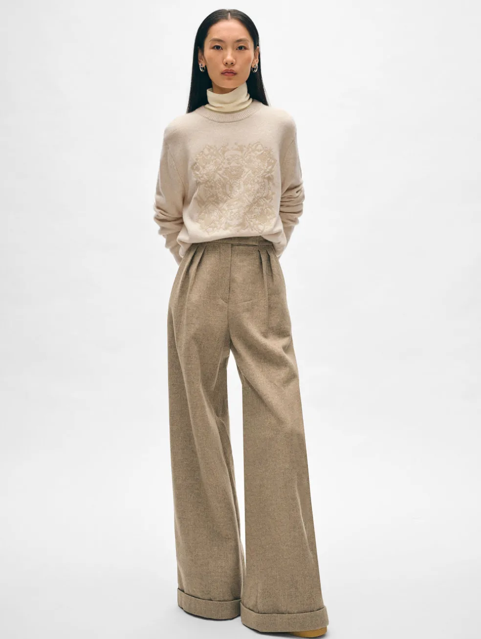 cashmere fairytale embroidered crewneck