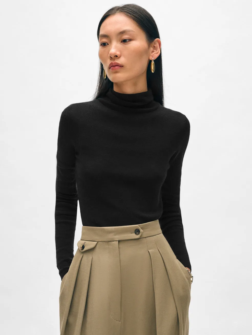 superfine merino fitted turtleneck